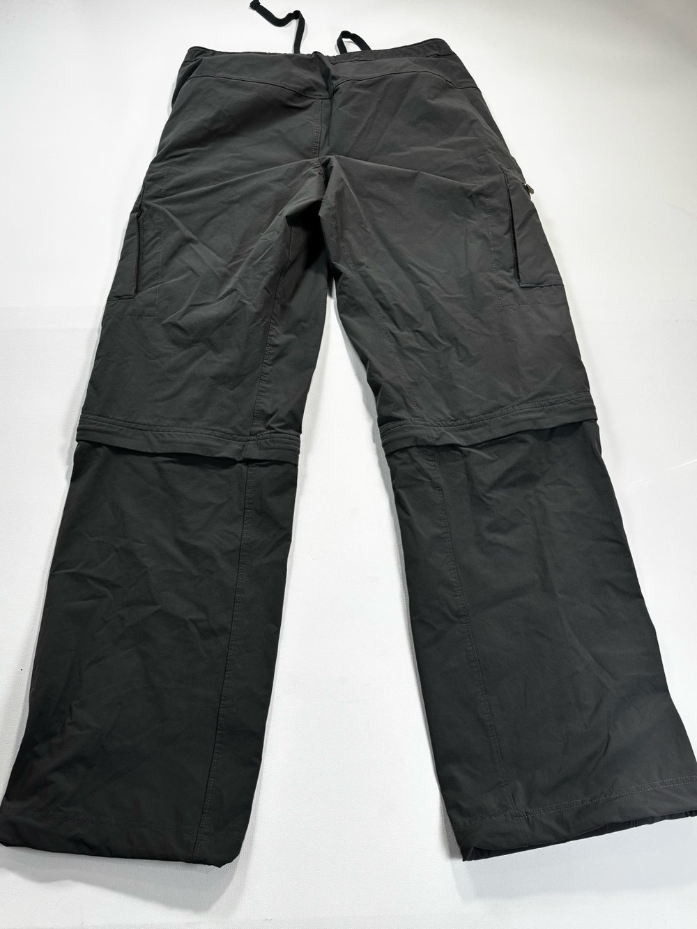 Mountain Hardwear Gray Women's Convertible Cargo Pants - Picture 2 of 11